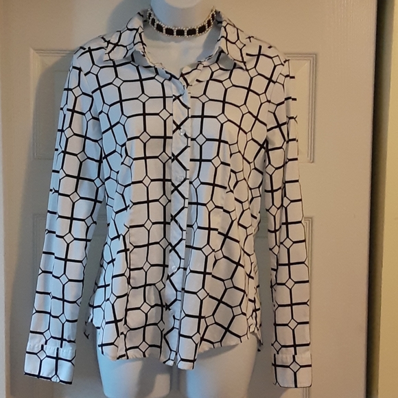 New York & Company Tops - ** NEW YORK & COMPANY BLACK AND WHITE PRINT  TOP, SIZE  MEDIUM